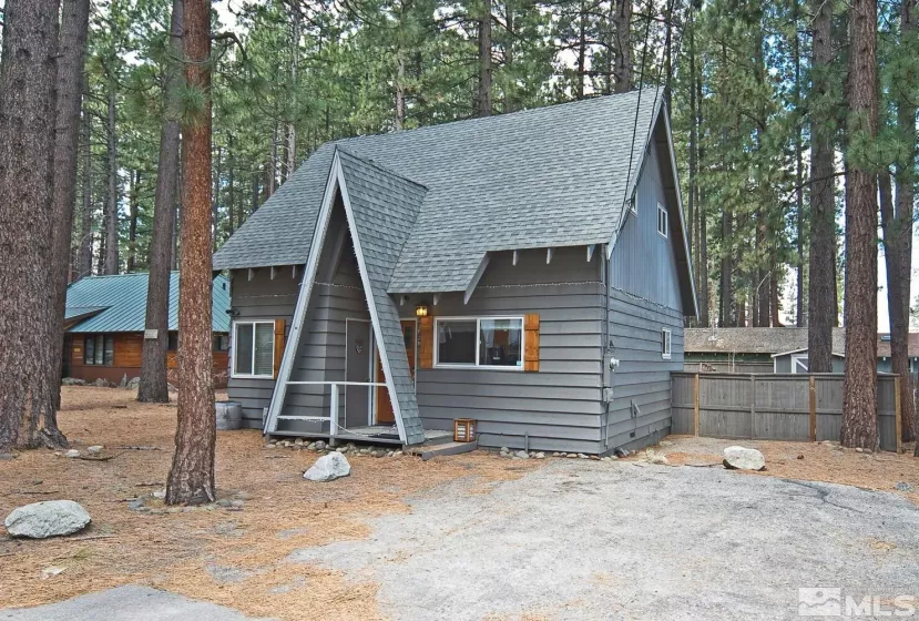 3629 Forest, South Lake Tahoe, California 96150, 3 Bedrooms Bedrooms, ,2 BathroomsBathrooms,Residential,Residential,Forest,240008984