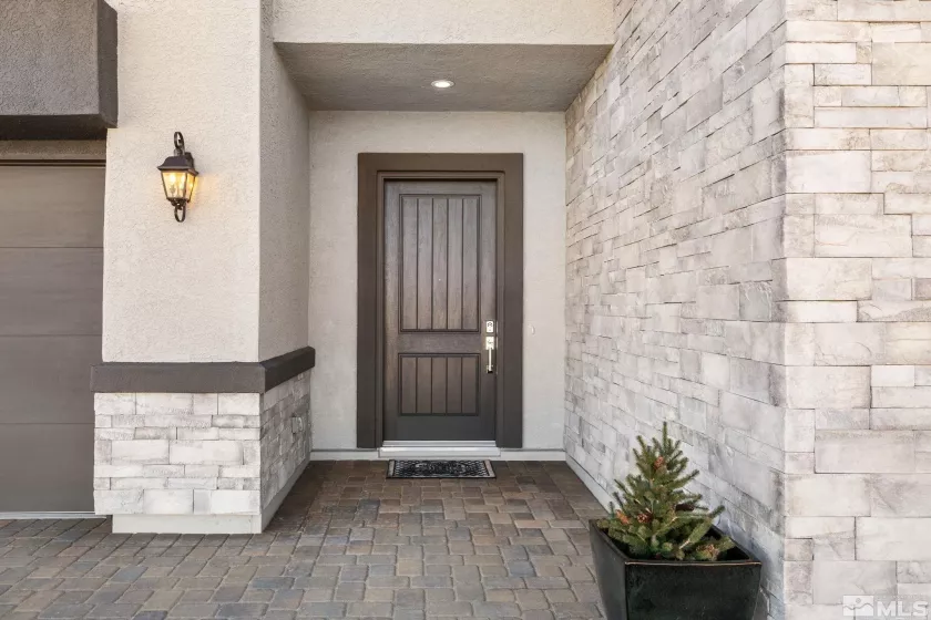 Entry/Foyer