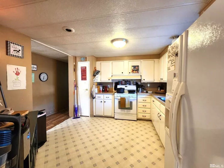 105 Bryson, Battle Mountain, Nevada 89820, 3 Bedrooms Bedrooms, ,2 BathroomsBathrooms,Residential,Residential,Bryson,240007460