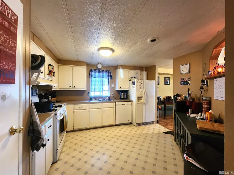 105 Bryson, Battle Mountain, Nevada 89820, 3 Bedrooms Bedrooms, ,2 BathroomsBathrooms,Residential,Residential,Bryson,240007460