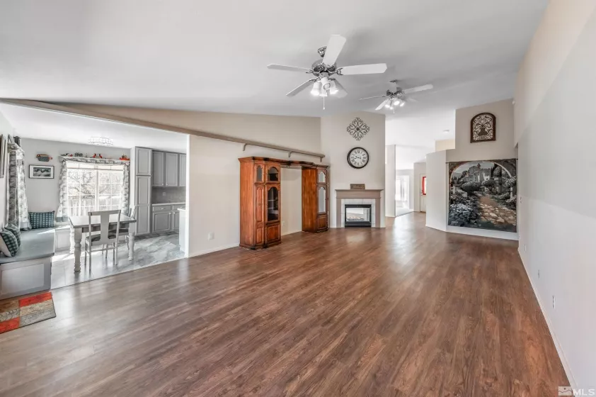 1018 Rook, Sparks, Nevada 89441, 5 Bedrooms Bedrooms, ,3 BathroomsBathrooms,Residential,Residential,Rook,250003470