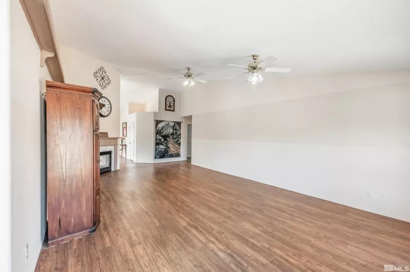 1018 Rook, Sparks, Nevada 89441, 5 Bedrooms Bedrooms, ,3 BathroomsBathrooms,Residential,Residential,Rook,250003470