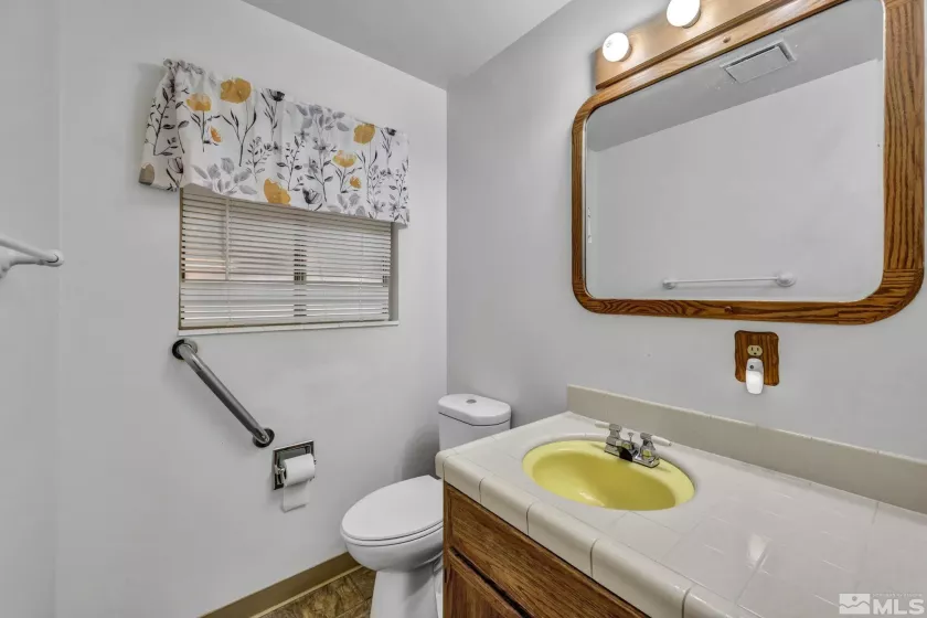 909 Norrie, Carson City, Nevada 89703, 3 Bedrooms Bedrooms, ,2 BathroomsBathrooms,Residential,Residential,Norrie,250005808
