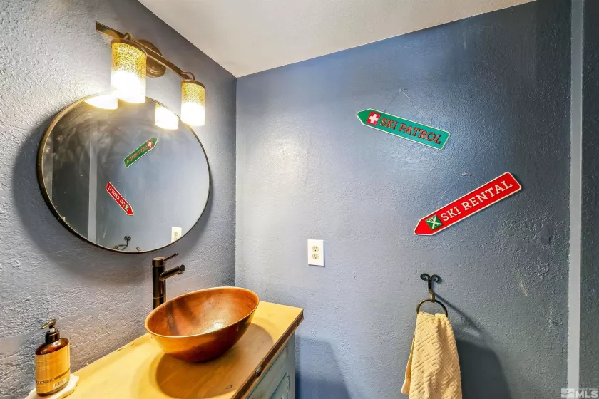 3390 Pine Hill, South Lake Tahoe, California 96150, 2 Bedrooms Bedrooms, ,3 BathroomsBathrooms,Residential,Residential,Pine Hill,250003862