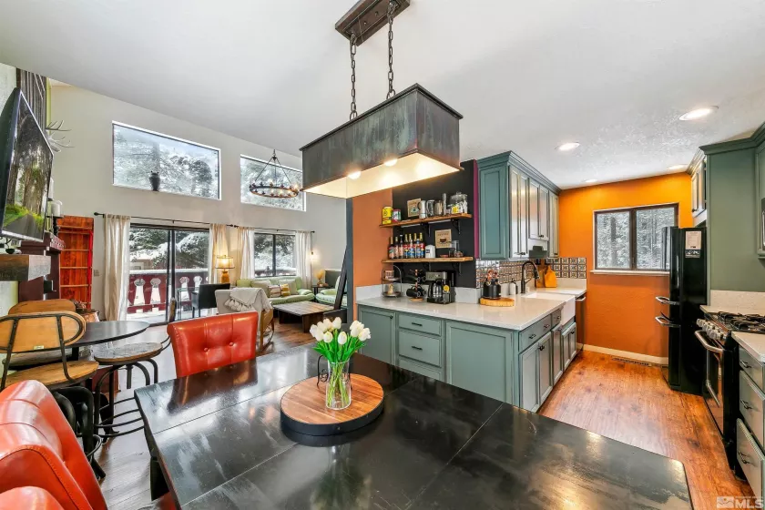 3390 Pine Hill, South Lake Tahoe, California 96150, 2 Bedrooms Bedrooms, ,3 BathroomsBathrooms,Residential,Residential,Pine Hill,250003862