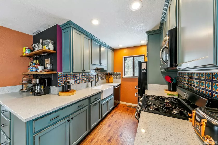 3390 Pine Hill, South Lake Tahoe, California 96150, 2 Bedrooms Bedrooms, ,3 BathroomsBathrooms,Residential,Residential,Pine Hill,250003862
