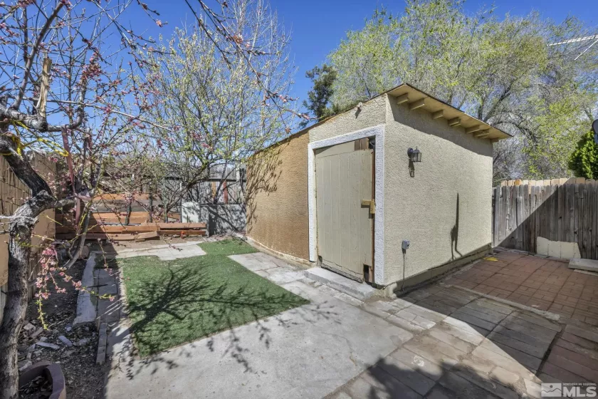 1686 Sue, Sparks, Nevada 89431, 3 Bedrooms Bedrooms, ,2 BathroomsBathrooms,Residential,Residential,Sue,250003940