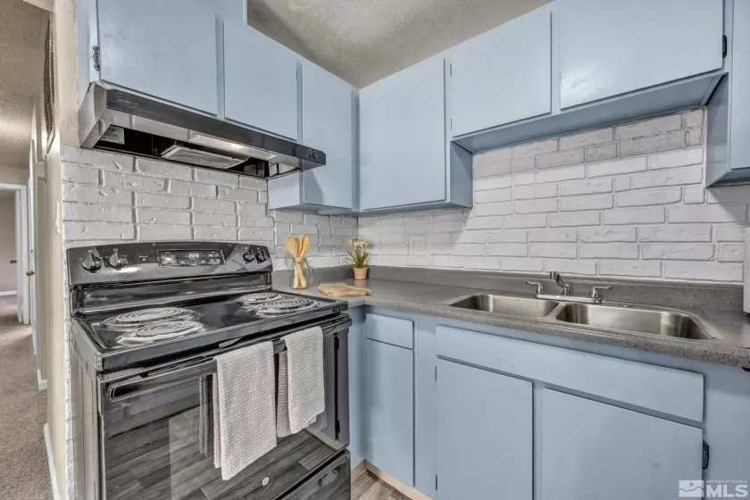 1686 Sue, Sparks, Nevada 89431, 3 Bedrooms Bedrooms, ,2 BathroomsBathrooms,Residential,Residential,Sue,250003940
