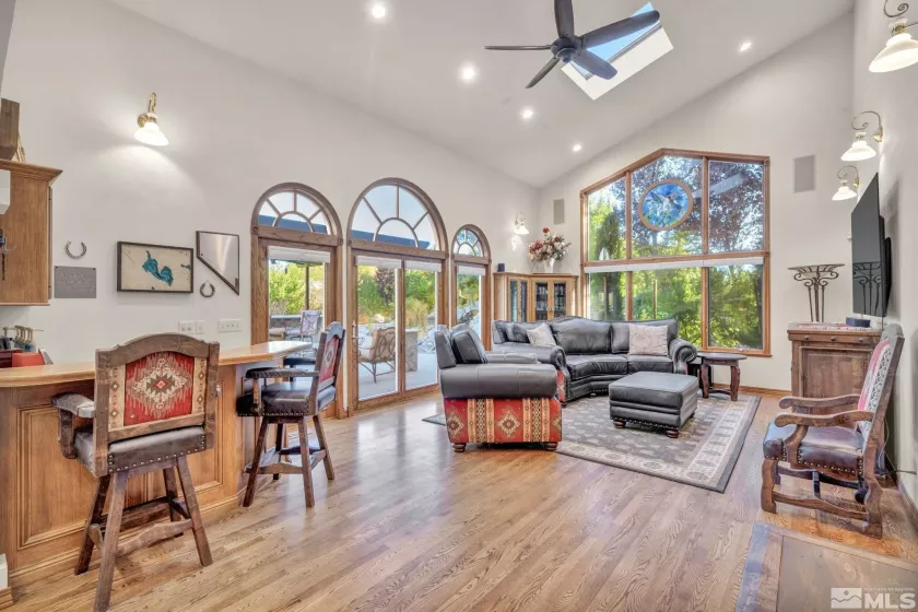 1865 Olive, Reno, Nevada 89511, 4 Bedrooms Bedrooms, ,4 BathroomsBathrooms,Residential,Residential,Olive,240013789