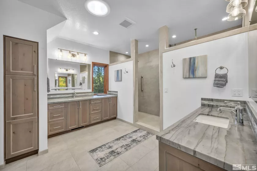 1865 Olive, Reno, Nevada 89511, 4 Bedrooms Bedrooms, ,4 BathroomsBathrooms,Residential,Residential,Olive,240013789