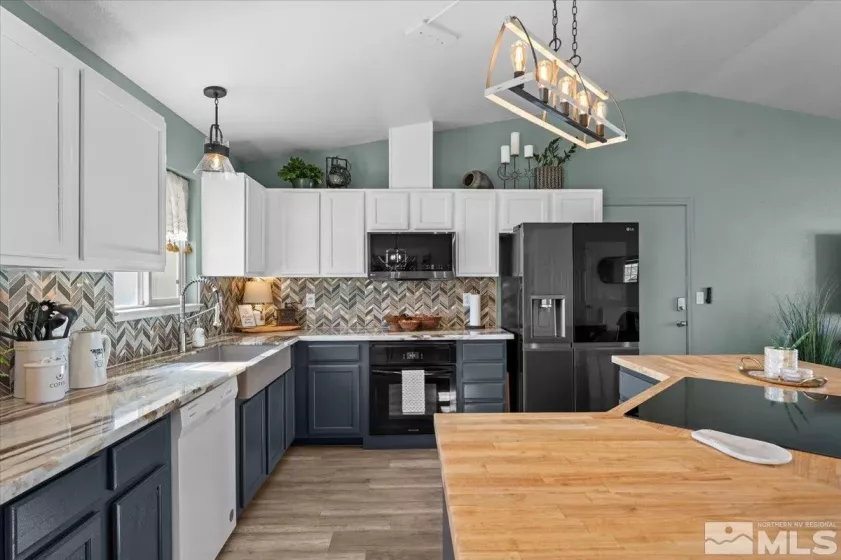 2036 Flycatcher, Sparks, Nevada 89441, 3 Bedrooms Bedrooms, ,2 BathroomsBathrooms,Residential,Residential,Flycatcher,250004818