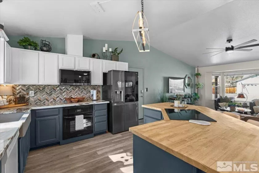 2036 Flycatcher, Sparks, Nevada 89441, 3 Bedrooms Bedrooms, ,2 BathroomsBathrooms,Residential,Residential,Flycatcher,250004818