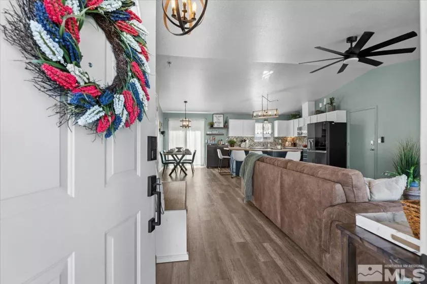 2036 Flycatcher, Sparks, Nevada 89441, 3 Bedrooms Bedrooms, ,2 BathroomsBathrooms,Residential,Residential,Flycatcher,250004818
