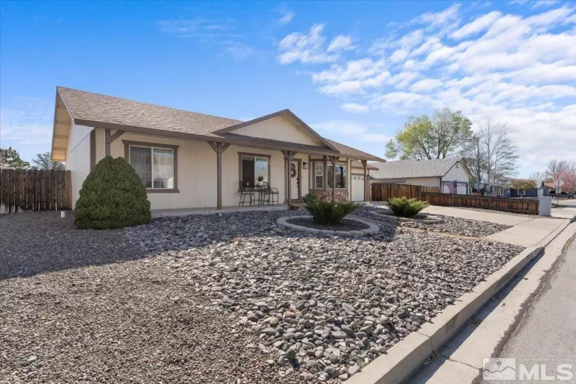 2036 Flycatcher, Sparks, Nevada 89441, 3 Bedrooms Bedrooms, ,2 BathroomsBathrooms,Residential,Residential,Flycatcher,250004818
