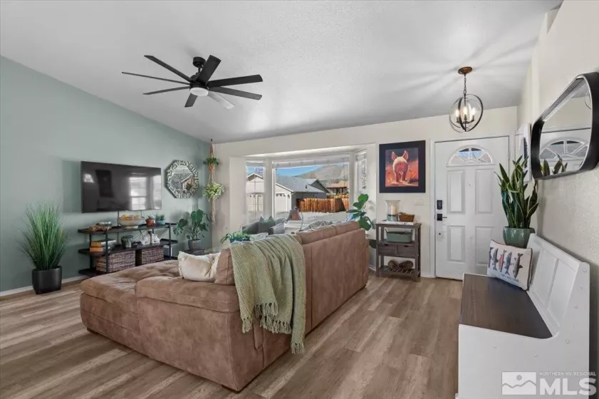 2036 Flycatcher, Sparks, Nevada 89441, 3 Bedrooms Bedrooms, ,2 BathroomsBathrooms,Residential,Residential,Flycatcher,250004818