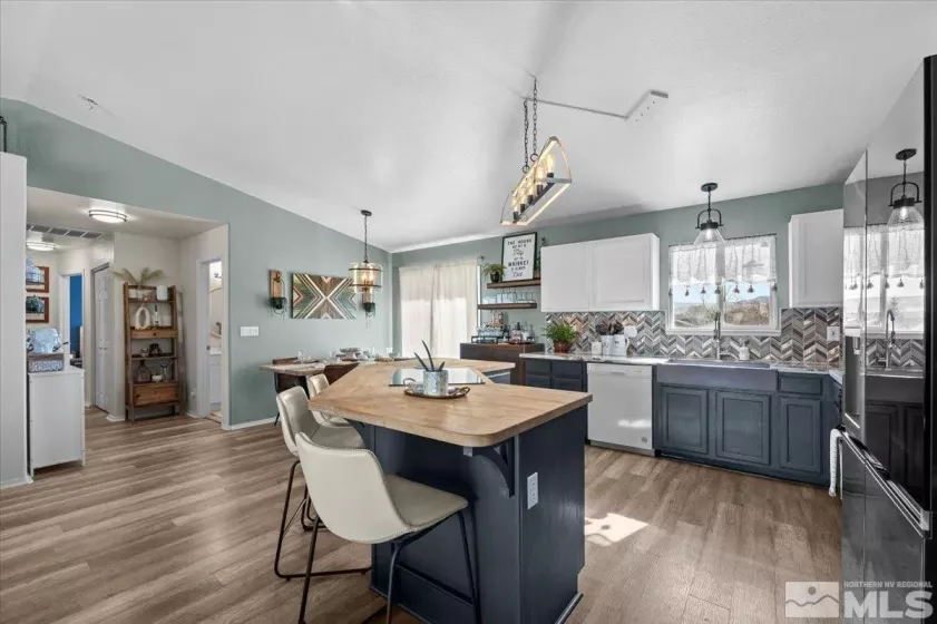 2036 Flycatcher, Sparks, Nevada 89441, 3 Bedrooms Bedrooms, ,2 BathroomsBathrooms,Residential,Residential,Flycatcher,250004818