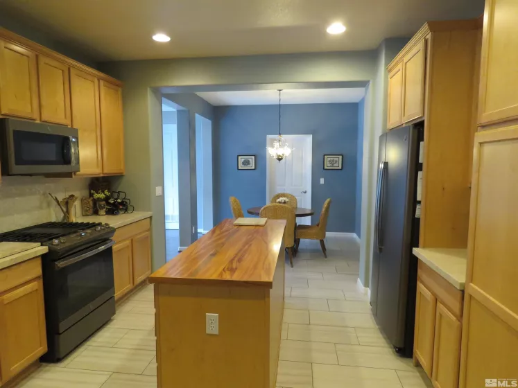 480 Dartmoor, Reno, Nevada 89521, 4 Bedrooms Bedrooms, ,3 BathroomsBathrooms,Residential Lease,Manufactured,Dartmoor,250005794