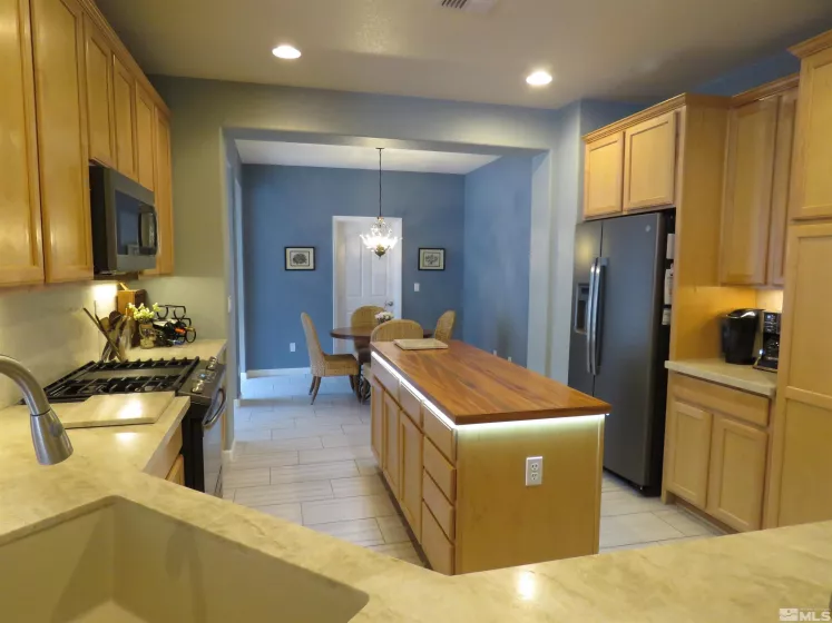 480 Dartmoor, Reno, Nevada 89521, 4 Bedrooms Bedrooms, ,3 BathroomsBathrooms,Residential Lease,Manufactured,Dartmoor,250005794