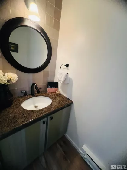 391 Smithridge, Reno, Nevada 89502, 2 Bedrooms Bedrooms, ,2 BathroomsBathrooms,Residential,Residential,Smithridge,240013083