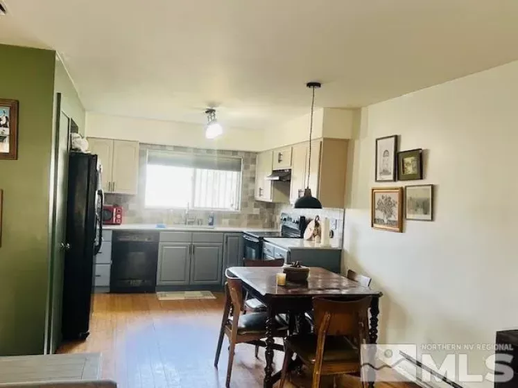 391 Smithridge, Reno, Nevada 89502, 2 Bedrooms Bedrooms, ,2 BathroomsBathrooms,Residential,Residential,Smithridge,240013083