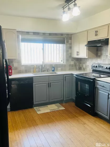 391 Smithridge, Reno, Nevada 89502, 2 Bedrooms Bedrooms, ,2 BathroomsBathrooms,Residential,Residential,Smithridge,240013083