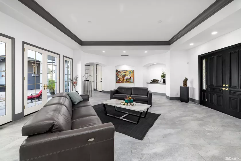 Entry/Foyer