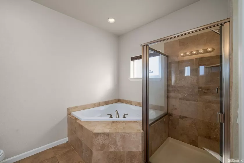 905 Demos, Reno, Nevada 89512, 4 Bedrooms Bedrooms, ,4 BathroomsBathrooms,Residential,Residential,Demos,240014284