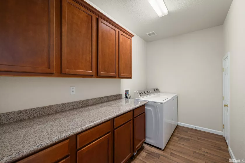 905 Demos, Reno, Nevada 89512, 4 Bedrooms Bedrooms, ,4 BathroomsBathrooms,Residential,Residential,Demos,240014284