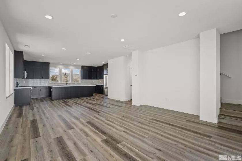 1212 Grove, Carson City, Nevada 89701, 4 Bedrooms Bedrooms, ,4 BathroomsBathrooms,Residential,Residential,Grove,250002481