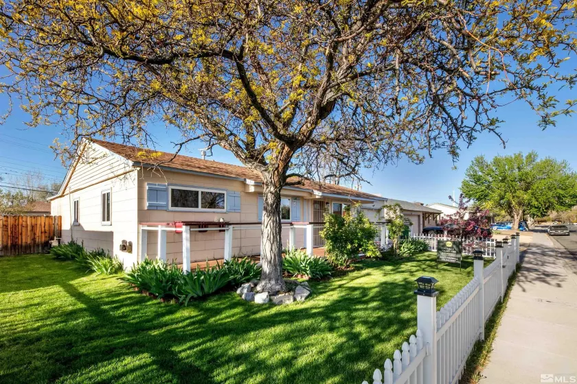 288 Richards, Sparks, Nevada 89431, 3 Bedrooms Bedrooms, ,2 BathroomsBathrooms,Residential,Residential,Richards,250005128