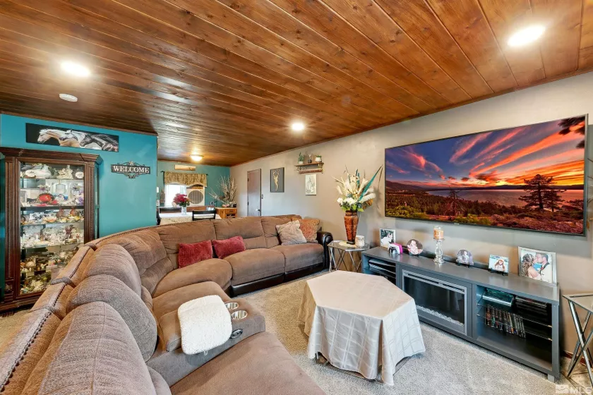 288 Richards, Sparks, Nevada 89431, 3 Bedrooms Bedrooms, ,2 BathroomsBathrooms,Residential,Residential,Richards,250005128