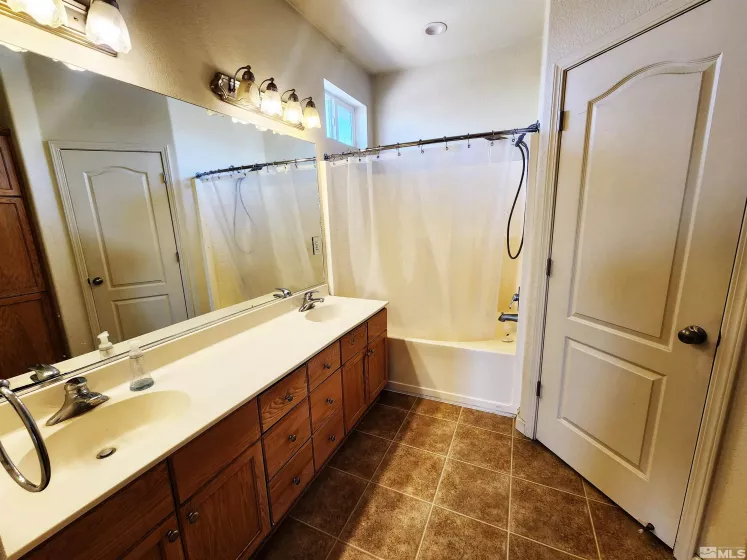 298 Fallen Leaf, Fernley, Nevada 89408, 3 Bedrooms Bedrooms, ,2 BathroomsBathrooms,Residential,Residential,Fallen Leaf,250005024