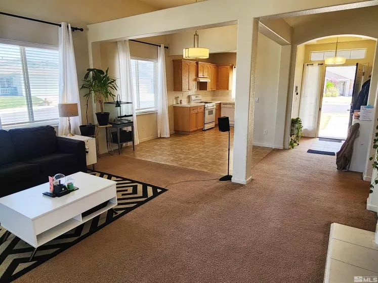 298 Fallen Leaf, Fernley, Nevada 89408, 3 Bedrooms Bedrooms, ,2 BathroomsBathrooms,Residential,Residential,Fallen Leaf,250005024
