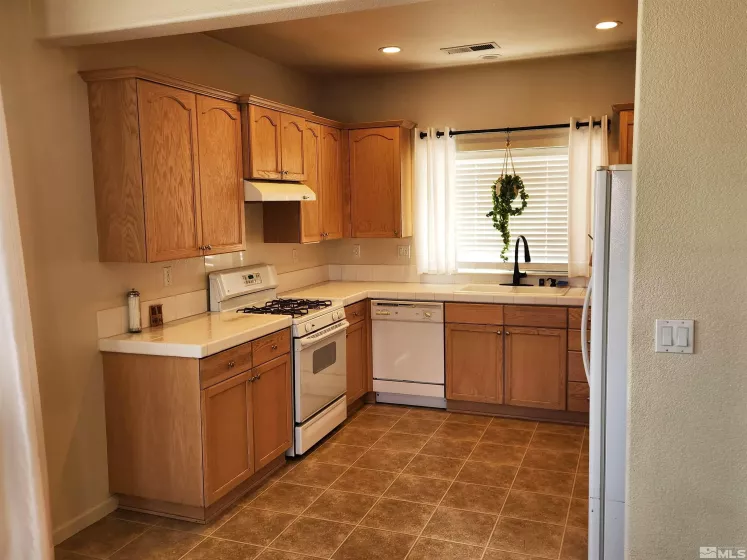 298 Fallen Leaf, Fernley, Nevada 89408, 3 Bedrooms Bedrooms, ,2 BathroomsBathrooms,Residential,Residential,Fallen Leaf,250005024