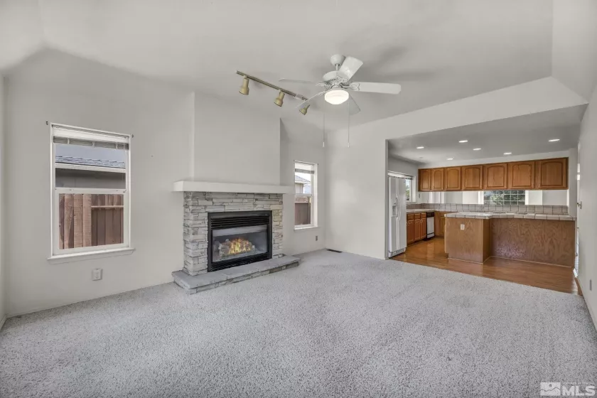 994 Sunview, Carson City, Nevada 89705, 3 Bedrooms Bedrooms, ,2 BathroomsBathrooms,Residential,Residential,Sunview,250005192