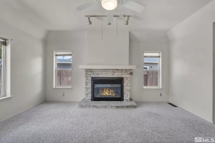994 Sunview, Carson City, Nevada 89705, 3 Bedrooms Bedrooms, ,2 BathroomsBathrooms,Residential,Residential,Sunview,250005192