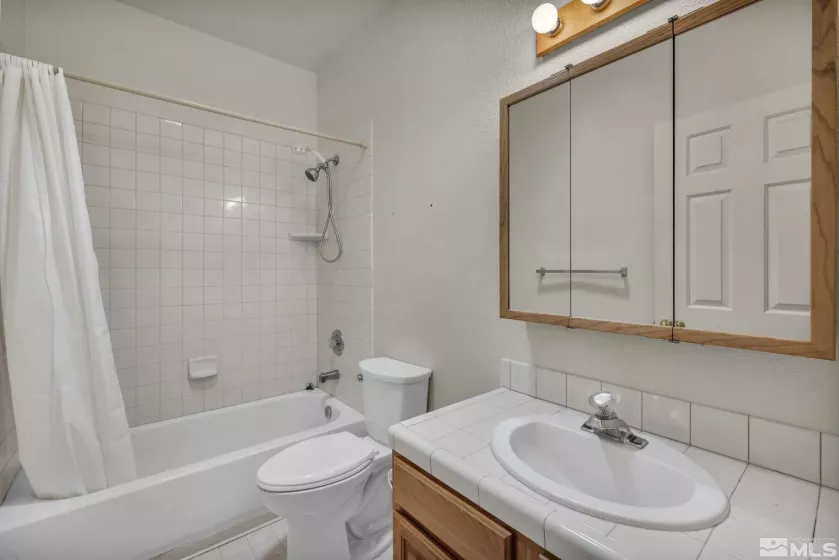 994 Sunview, Carson City, Nevada 89705, 3 Bedrooms Bedrooms, ,2 BathroomsBathrooms,Residential,Residential,Sunview,250005192