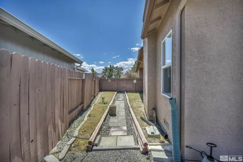 994 Sunview, Carson City, Nevada 89705, 3 Bedrooms Bedrooms, ,2 BathroomsBathrooms,Residential,Residential,Sunview,250005192