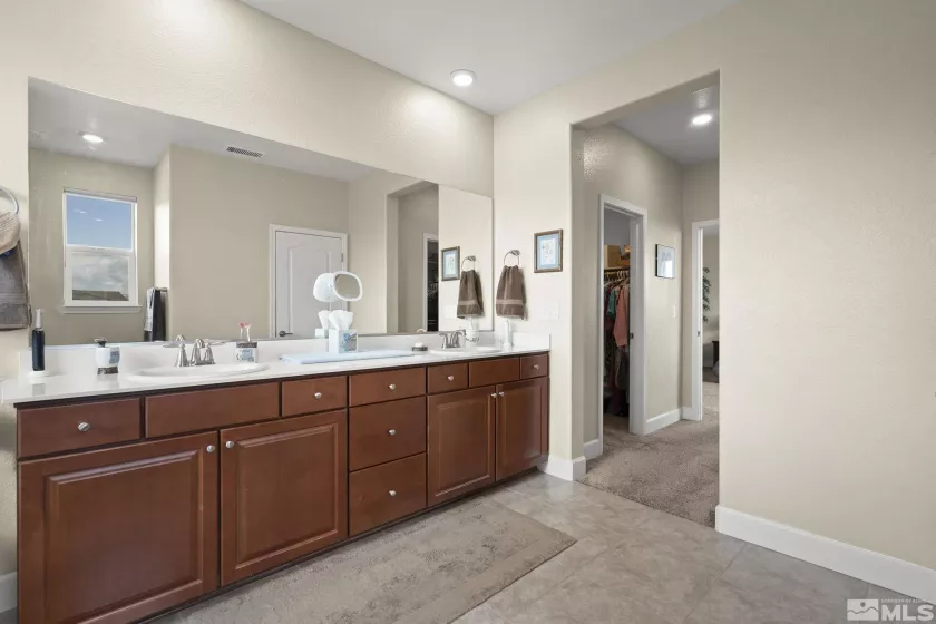 1292 Rainfall, Sparks, Nevada 89436, 4 Bedrooms Bedrooms, ,4 BathroomsBathrooms,Residential,Residential,Rainfall,250005770