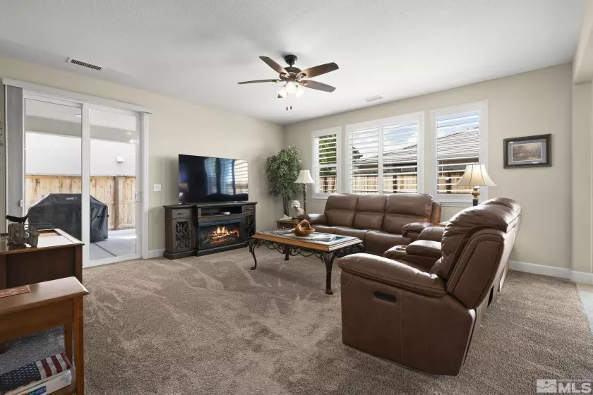 1292 Rainfall, Sparks, Nevada 89436, 4 Bedrooms Bedrooms, ,4 BathroomsBathrooms,Residential,Residential,Rainfall,250005770