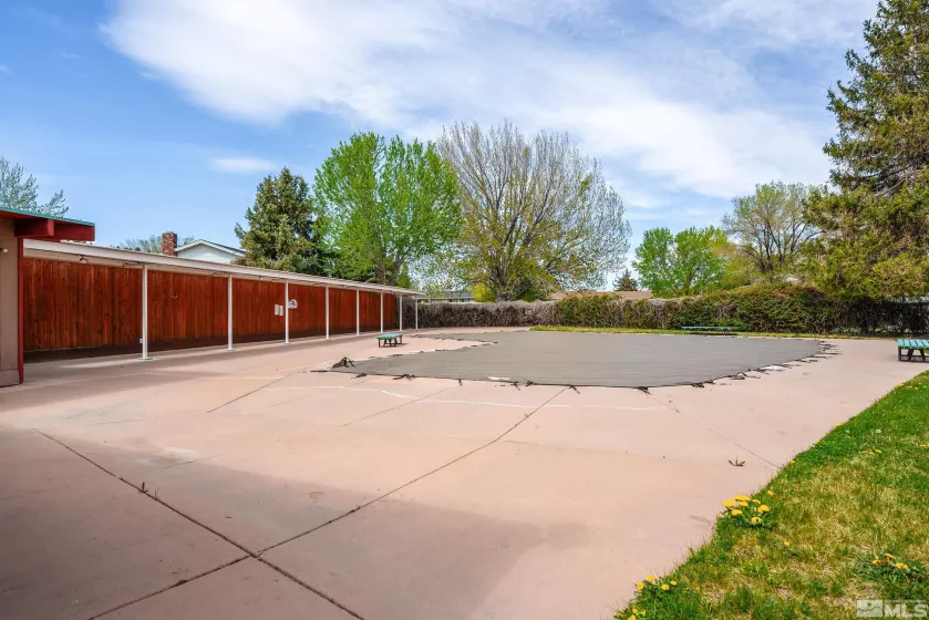 28 Smithridge, Reno, Nevada 89502, 2 Bedrooms Bedrooms, ,2 BathroomsBathrooms,Residential,Residential,Smithridge,250005344