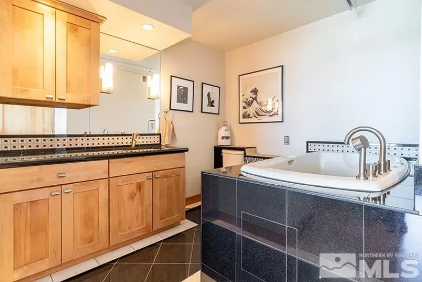 100 Arlington, Reno, Nevada 89501, 2 Bedrooms Bedrooms, ,2 BathroomsBathrooms,Residential,Residential,Arlington,250004128