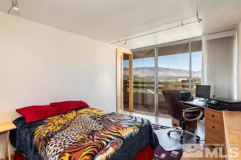 100 Arlington, Reno, Nevada 89501, 2 Bedrooms Bedrooms, ,2 BathroomsBathrooms,Residential,Residential,Arlington,250004128