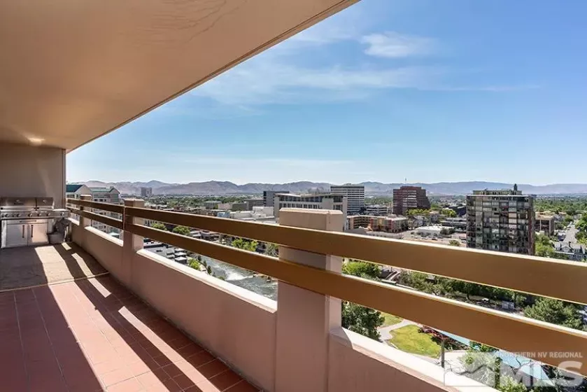 100 Arlington, Reno, Nevada 89501, 2 Bedrooms Bedrooms, ,2 BathroomsBathrooms,Residential,Residential,Arlington,250004128