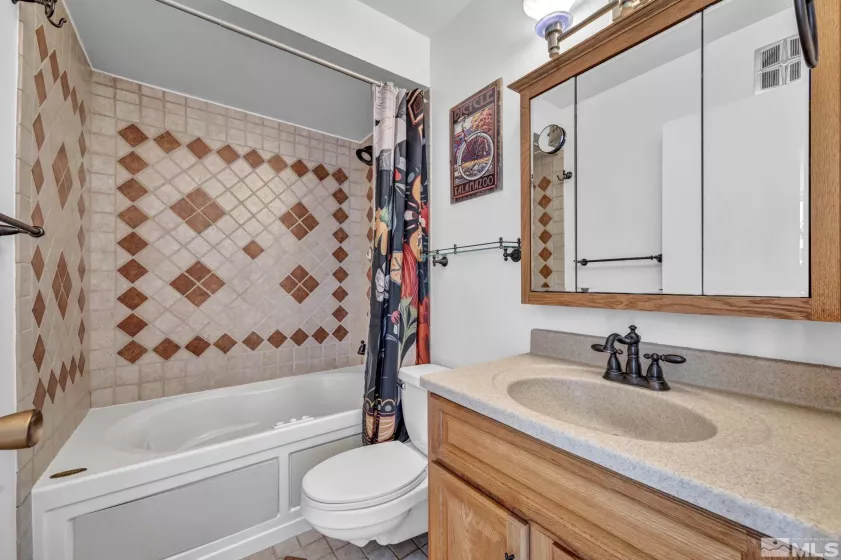 280 Island, Reno, Nevada 89501, 1 Bedroom Bedrooms, ,2 BathroomsBathrooms,Residential,Residential,Island,250003552
