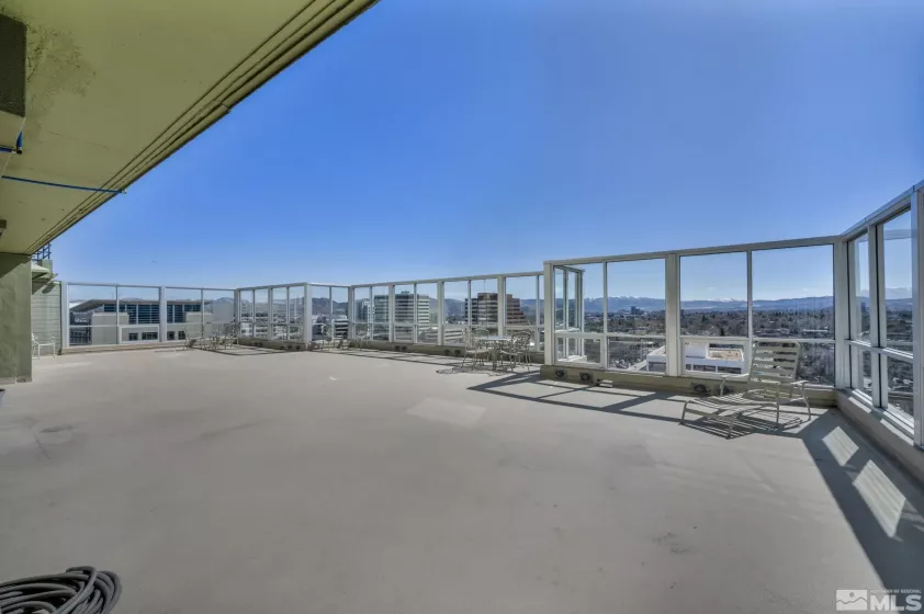 280 Island, Reno, Nevada 89501, 1 Bedroom Bedrooms, ,2 BathroomsBathrooms,Residential,Residential,Island,250003552