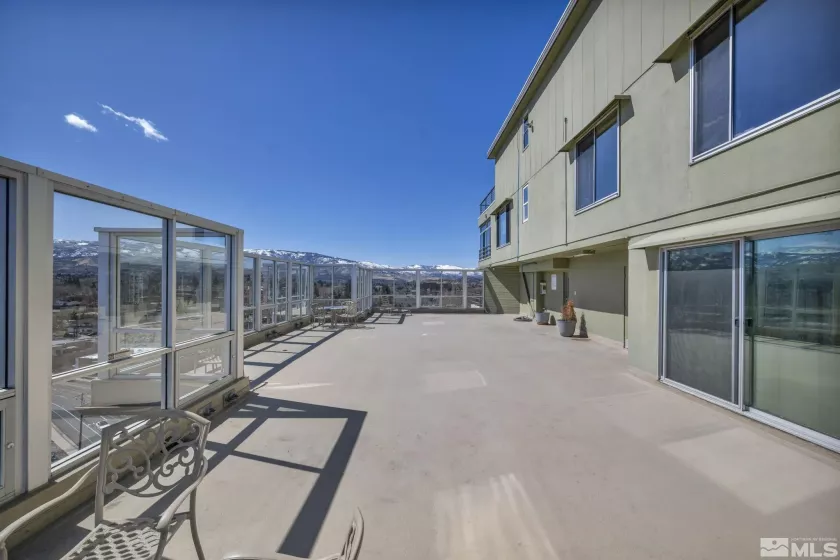 280 Island, Reno, Nevada 89501, 1 Bedroom Bedrooms, ,2 BathroomsBathrooms,Residential,Residential,Island,250003552