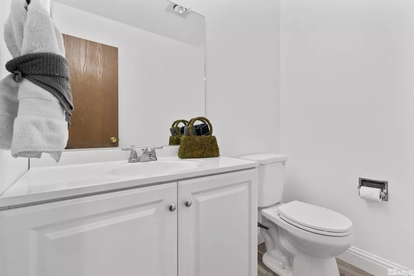4580 Matich, Reno, Nevada 89502, 2 Bedrooms Bedrooms, ,3 BathroomsBathrooms,Residential,Residential,Matich,250005707