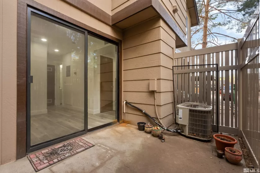 4580 Matich, Reno, Nevada 89502, 2 Bedrooms Bedrooms, ,3 BathroomsBathrooms,Residential,Residential,Matich,250005707