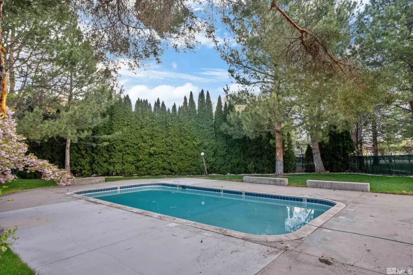 4580 Matich, Reno, Nevada 89502, 2 Bedrooms Bedrooms, ,3 BathroomsBathrooms,Residential,Residential,Matich,250005707